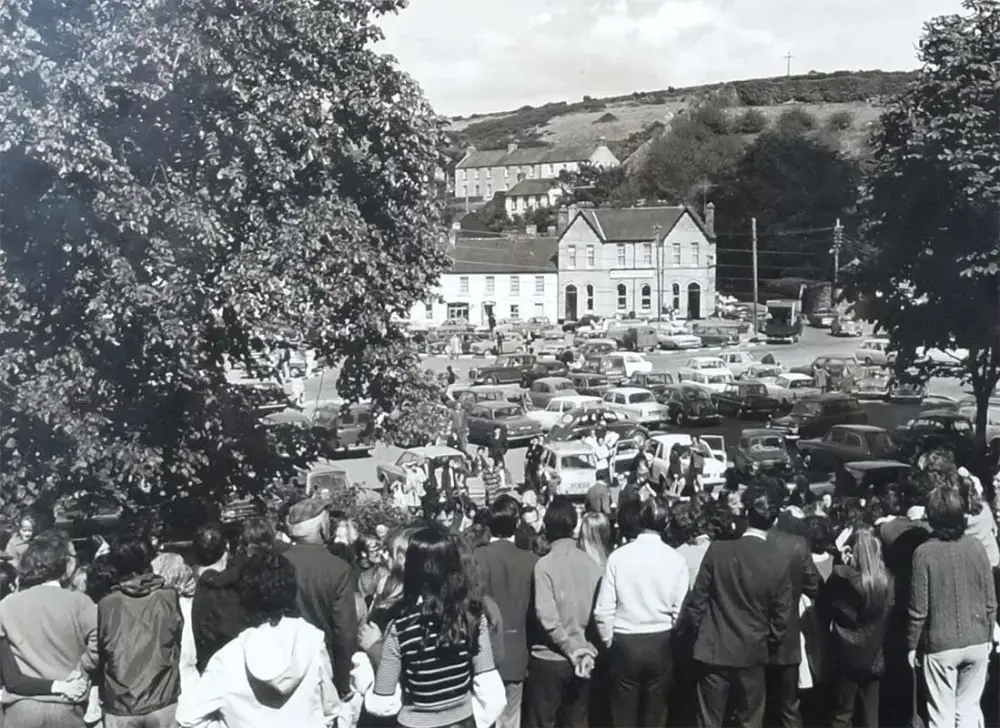 Customers at Cronin's